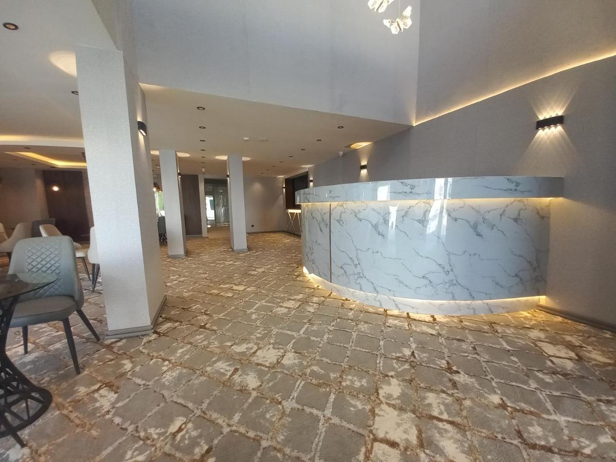 Sur Hotel *