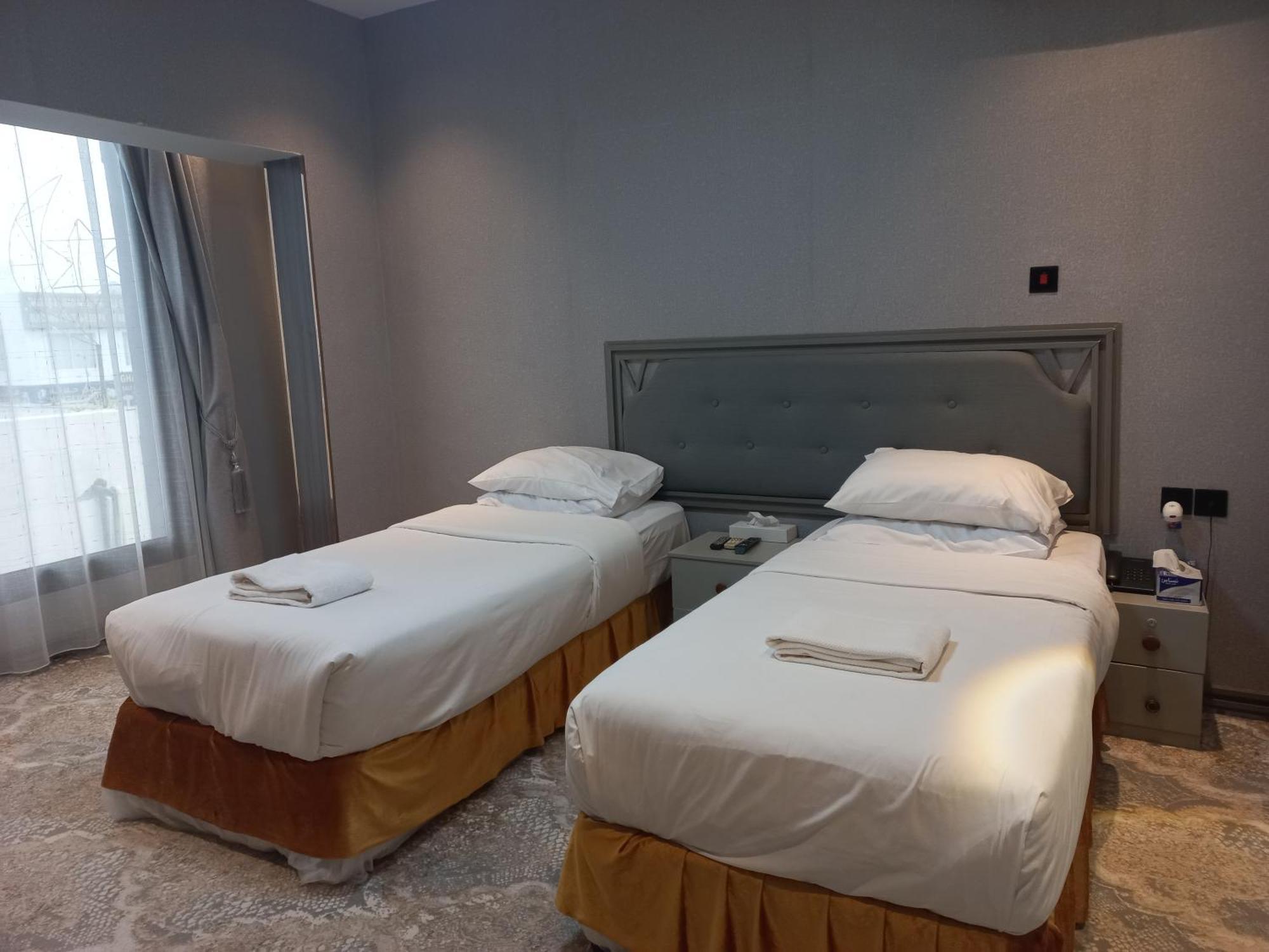 Sur Hotel *